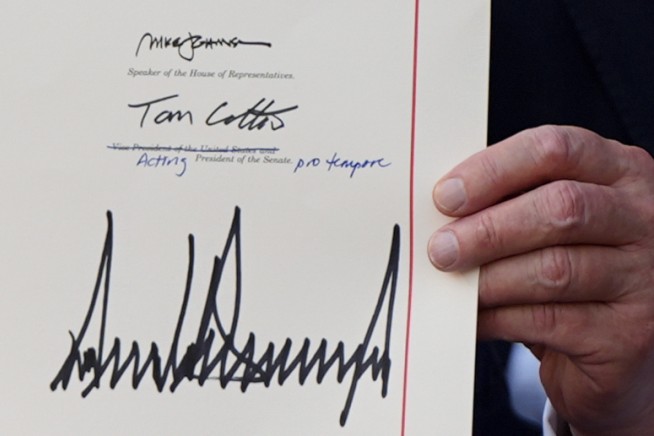 Trump's Signature Is Going On Paper Money