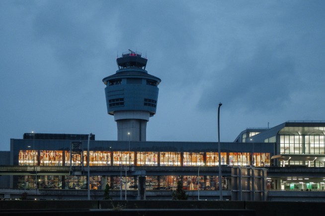 Pilots Landing at LaGuardia Were Talking to Wrong Tower