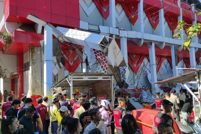 Undersea Earthquake Sets Off Small Tsunami