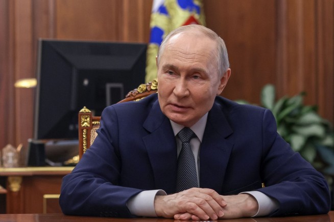 Report: Putin Retreats to Bunkers in Fear for His Life