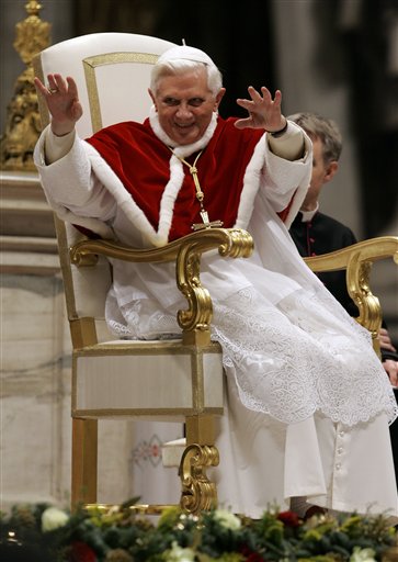 Jews Rip Pope for Reinstating Holocaust Denier