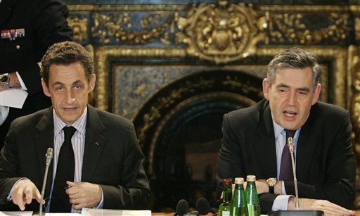 Sarkozy Disses Brown, Vows to Avoid British 'Mistakes'