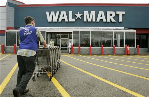 Wal-Mart Gives Workers $2B in Bonuses, Rewards