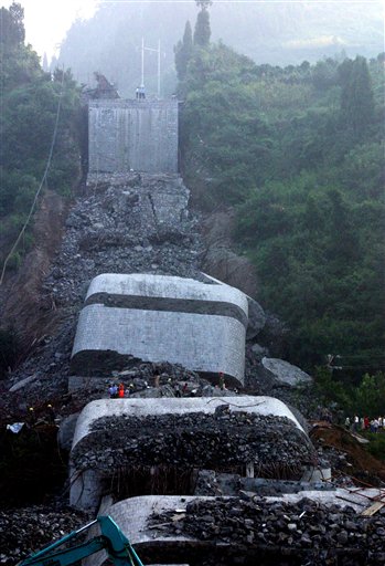 Bridge Collapse Kills 22 in China