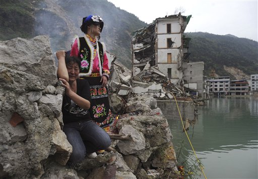 Quake Survivors Find Love Among the Ruins
