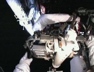 Stuck Bolt Throws Wrench in Hubble Repairs