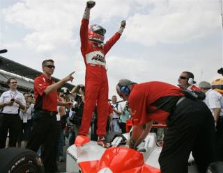 Castroneves Wins 3rd Indy 500