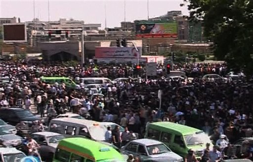 Mousavi Joins Rally to Mourn Protest Deaths