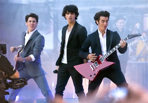 Musicians Who Can Teach Jonas Bros. How to Grow Up