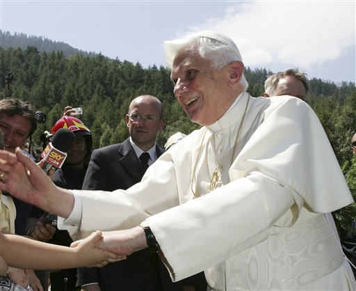 Pope Slips on Vacation, Breaks Wrist