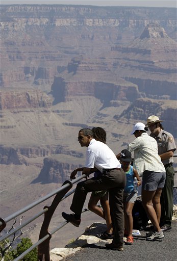 Obamas Soak Up Grand Canyon
