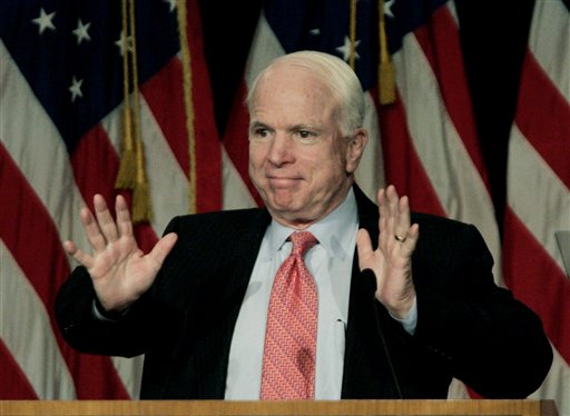 McCain Hitches Hopes to Petraeus' Star