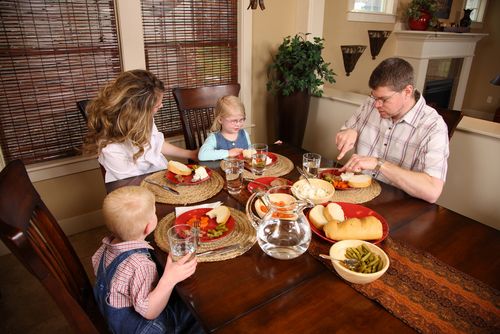 Time-Starved Working Parents Eat Poorly: Study