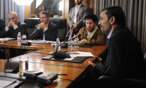 Ahmadinejad Says He'll Seek Leniency for US Hikers