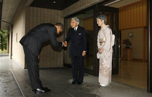 Obama Bow: Right Idea, Wrong Bow