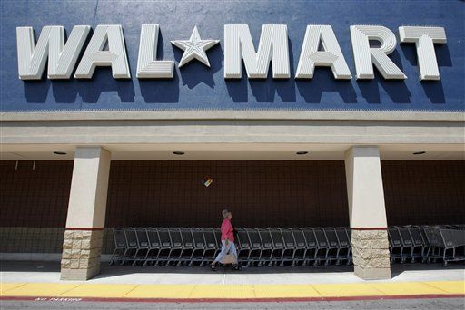 Wal-Mart Will Push TVs, Laptops on Black Friday