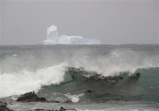 Icebergs Drift Toward New Zealand