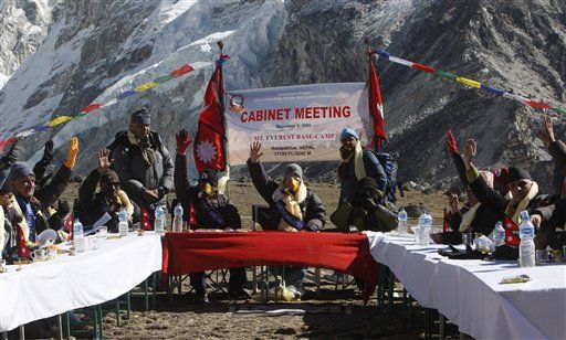 Nepal Holds Cabinet Meeting on Everest