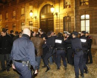 Farmers Tear Gassed at Sarkozy's Palace