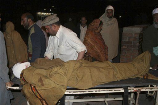 Suicide Bomber in Pakistan Kills 10, Injures 28