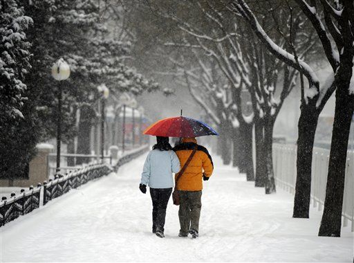 Snowy Beijing Grinds to a Halt