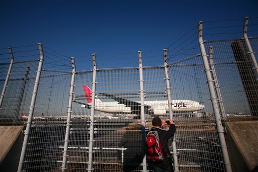 Japan Airlines Goes Bankrupt