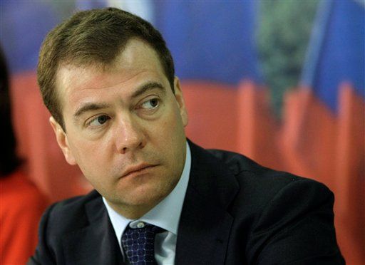 Medvedev Blames Bureaucrats for Olympic Flop