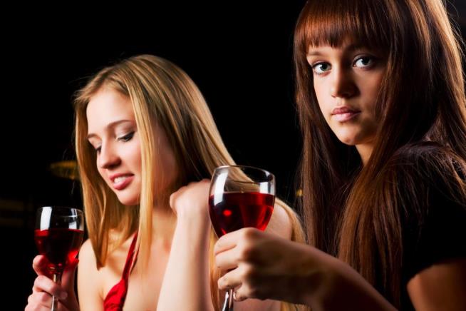 Forget the Gym, Ladies—Wine Makes You Thinner