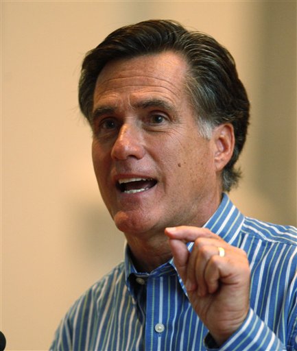 Mitt Romney Edges Ron Paul in Straw Poll