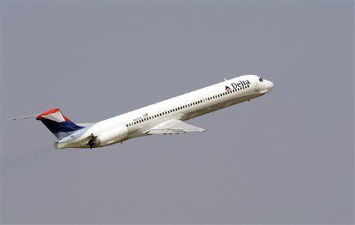 Passenger's Bomb Threat Diverts Flight in US