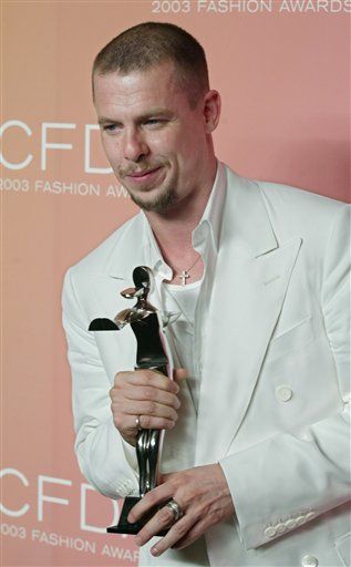 Alexander McQueen inquest: Fashion designer hanged himself - mirror.co.uk