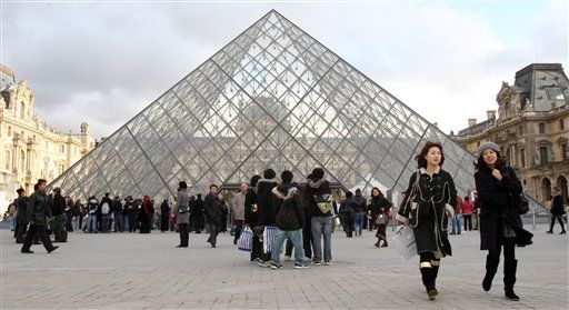 Carla Bruni Blamed for Axing Louvre Rock Concert