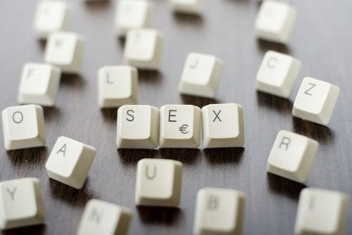 10% of Under-25s OK With Texting During Sex