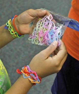 Schools to Kids: Lose the Silly Bandz