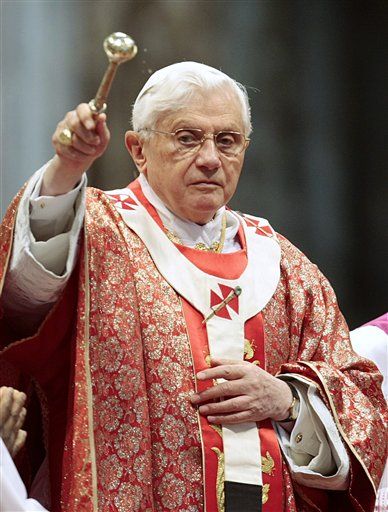 Priests' Mistresses Ask Pope to Scrap Celibacy Rule