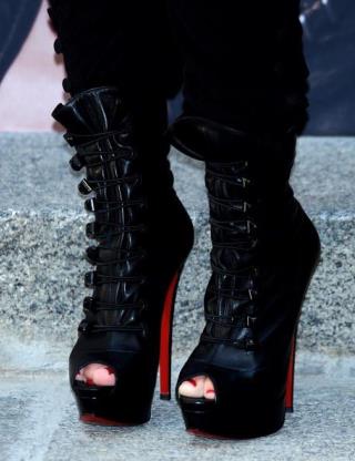 Miley Dons Insane 7-Inch Spike Heels