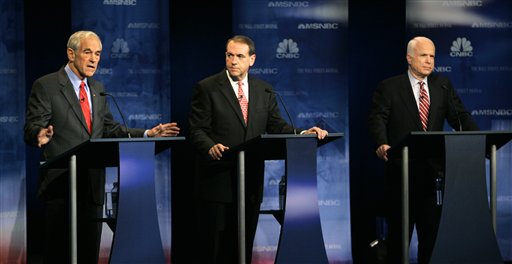 Christian Right Isn't Singing the Praises of GOP Candidates