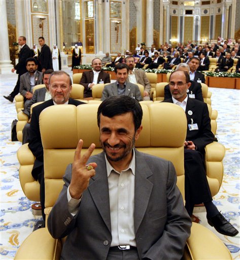 Ahmadinejad Offers to Safeguard US Elections