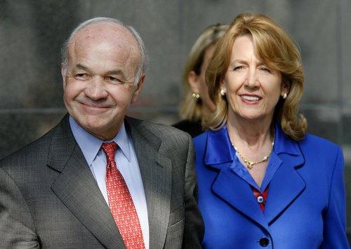 Ex-Enron Chief Not Guilty, Widow Says