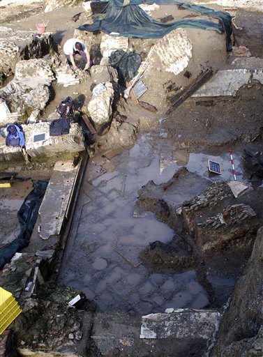 Archaeologists Unearth Part of Roman Throne