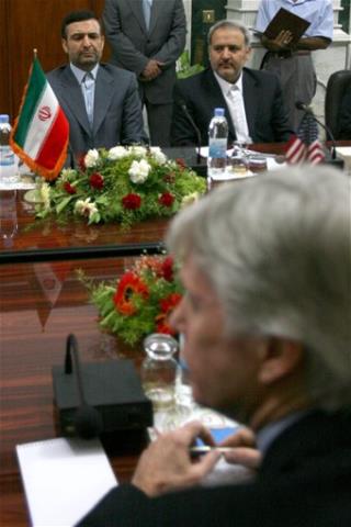 U.S. Tells Iran to Stop Supporting Iraqi Insurgents