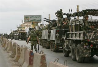 Army Battles Militants Near Lebanese Refugee Camp