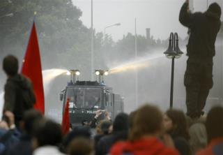 G8 Protesters Clash With German Police