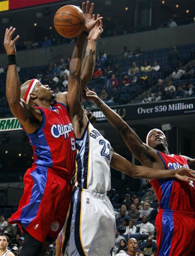 Grizzlies Fend Off Clippers in OT