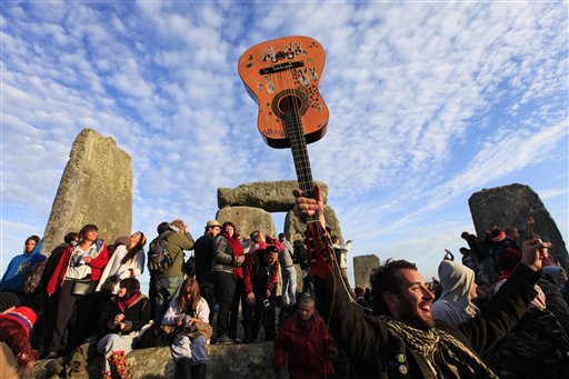 Pagans Flock to Stone Henge Solstice