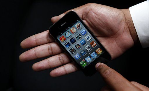 Software Fix May Solve iPhone 'Death Grip'