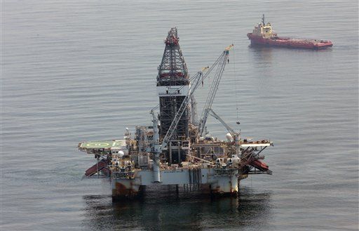 First Rig Leaves Gulf Over Drill Ban