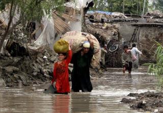 Death Toll in Pakistan Floods Rises Above 800