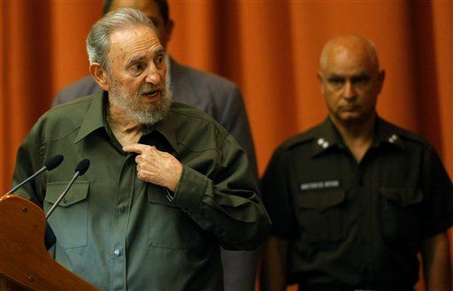 Castro Addresses Parliament After 4-Year Absence