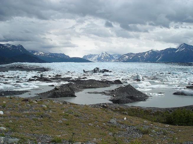 Rescuers Reach Group Stranded on Alaska Glacier